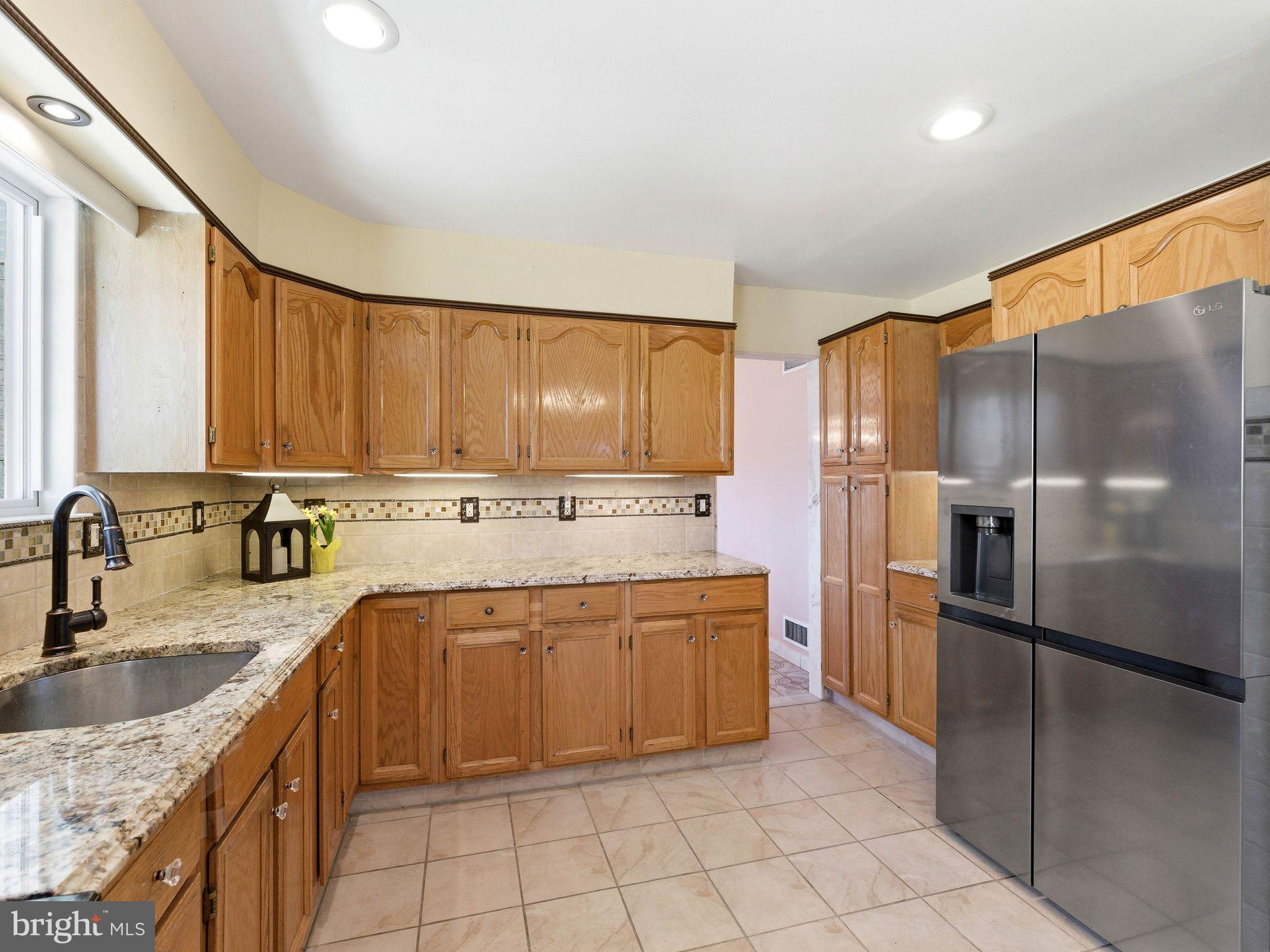 77 Gaping Rock Road Levittown, PA 19057 - Photo 10 of 39