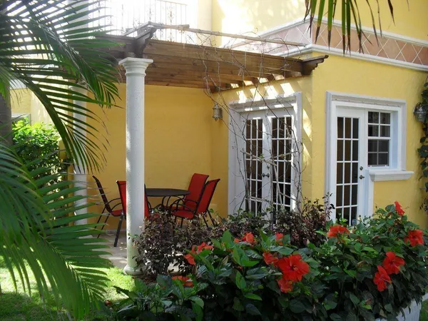 $30,000 | 600 Circle Drive, Pompano Beach, FL 33062