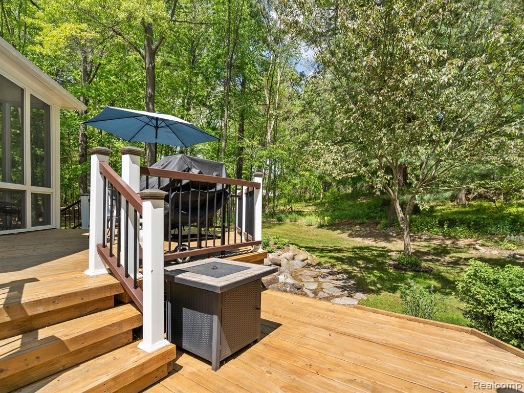 1331 Avon Circle West Rochester Hills, MI 48309 - Photo 41 of 54