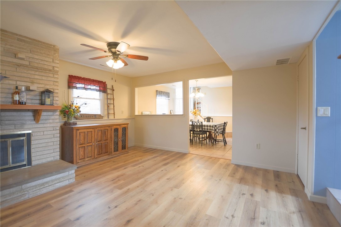 542 Buckingham Drive Decatur, IL 62526 - Photo 4 of 37 Gallery Image 4
