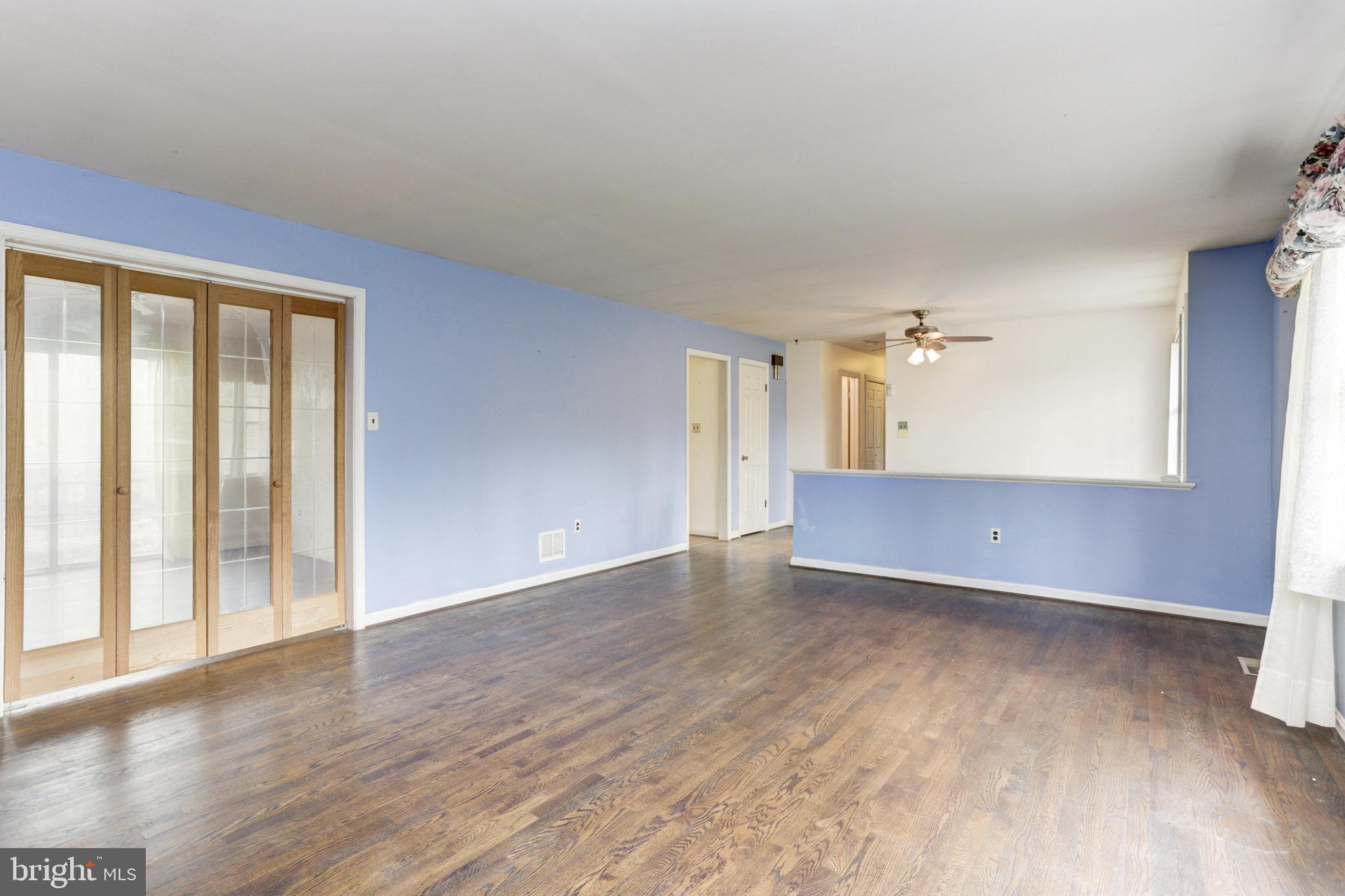 836 Hoods Mill Road Cooksville, MD 21723 - Photo 4 of 29 Living Room w/ hardwood floors