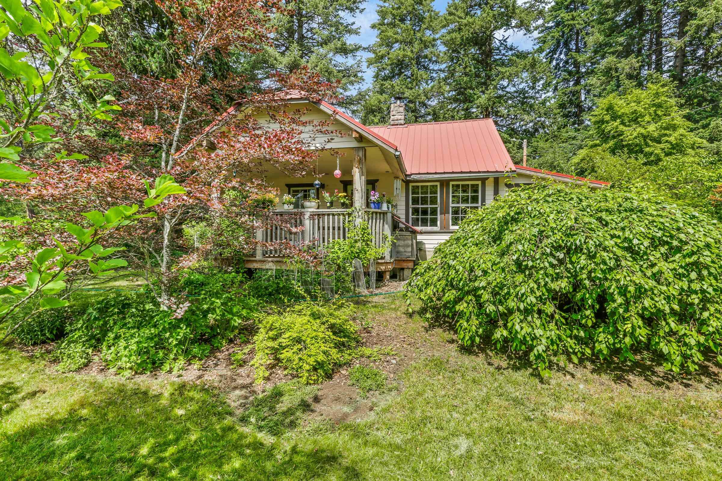 11 Camden Road Elk, WA 99009 - Photo 2 of 20