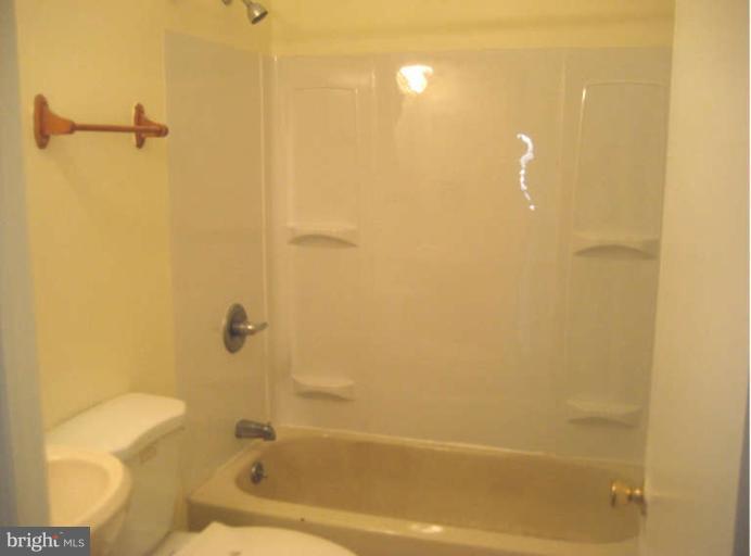 171 Bennett Road Baltimore, MD 21221 - Photo 11 of 25 Bath