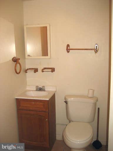 171 Bennett Road Baltimore, MD 21221 - Photo 18 of 25 Bath