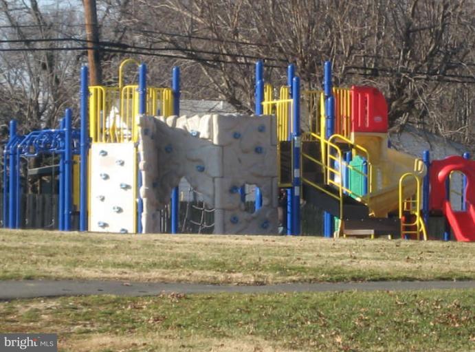 171 Bennett Road Baltimore, MD 21221 - Photo 25 of 25 Community