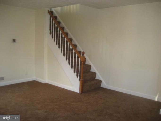 171 Bennett Road Baltimore, MD 21221 - Photo 4 of 25 Living Room