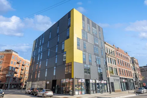 $3,000 | 713 North Milwaukee Avenue, Unit 302, Chicago, IL 60642