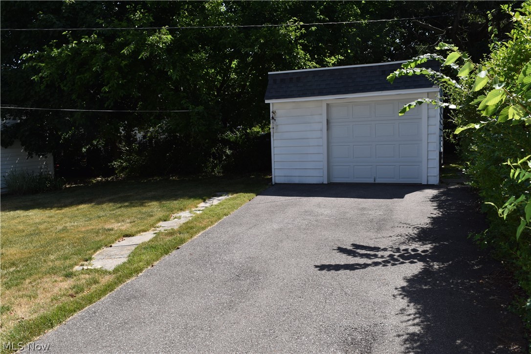 3451 Colton Road Beachwood, OH 44122 - Photo 9 of 10 Backyard