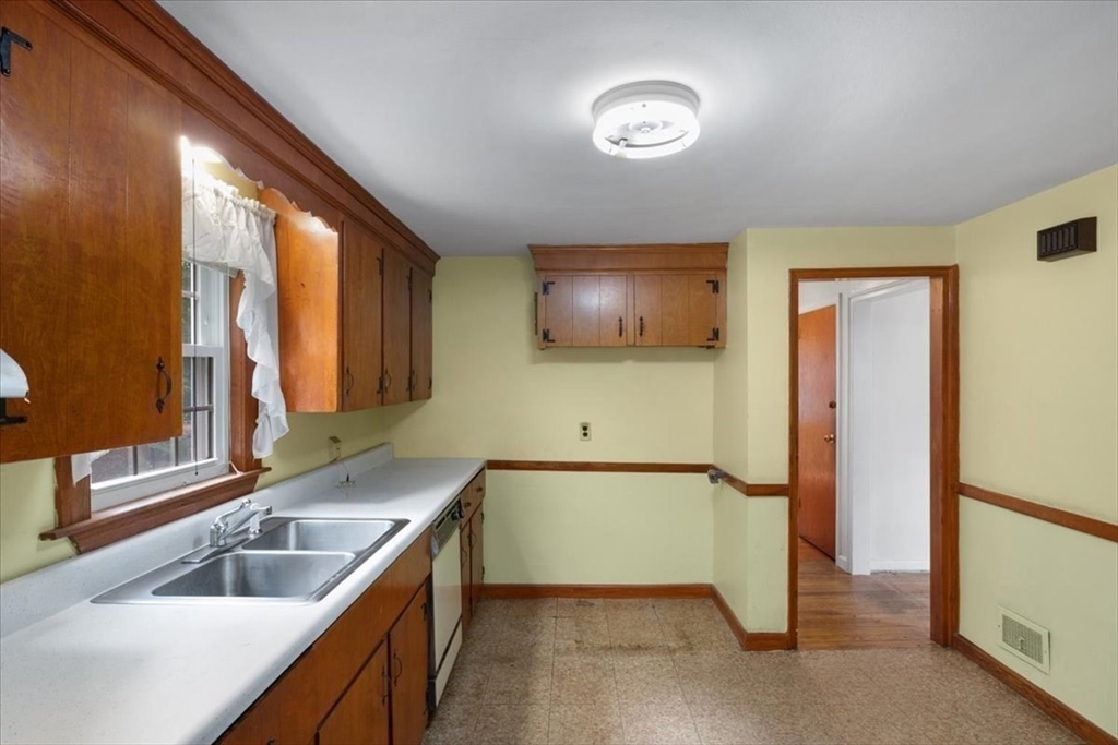 63 Carpenter Road Walpole, MA 02081 - Photo 10 of 18 Gallery Image 10