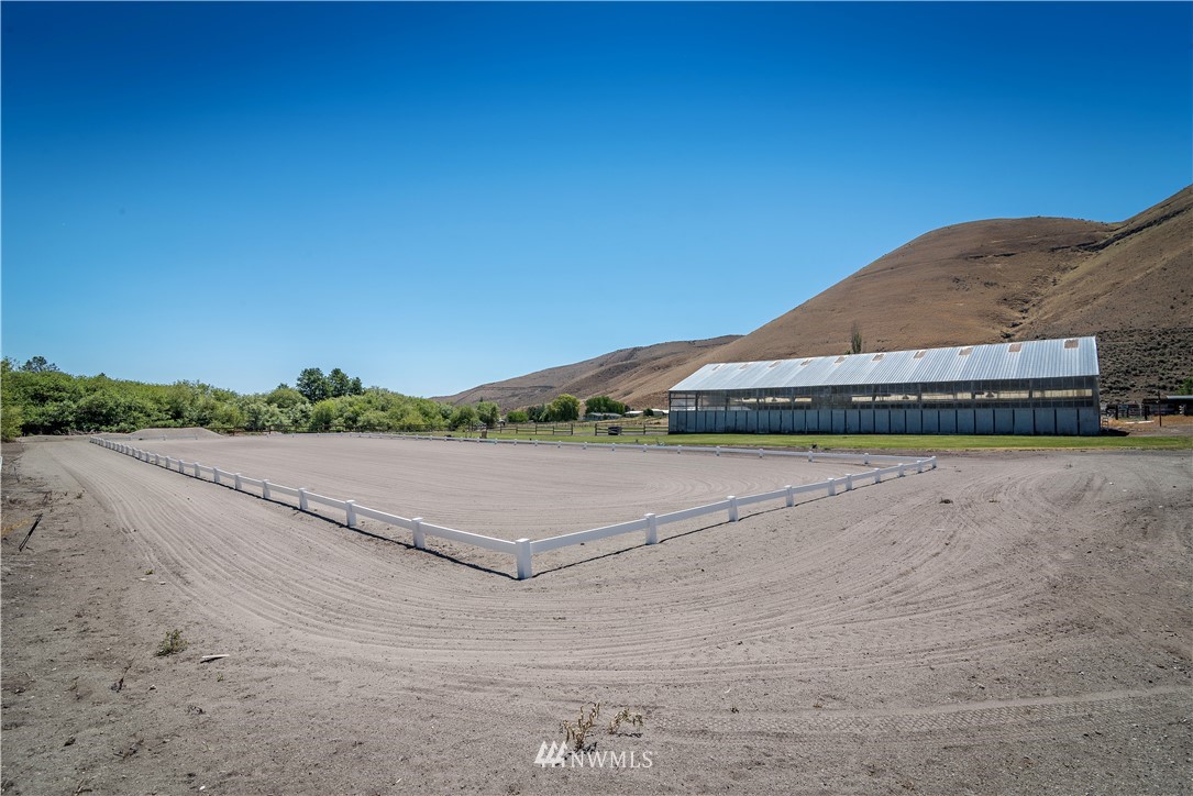 2501 South Wenas Road Selah, WA 98942 - Photo 29 of 39 Gallery Image 29