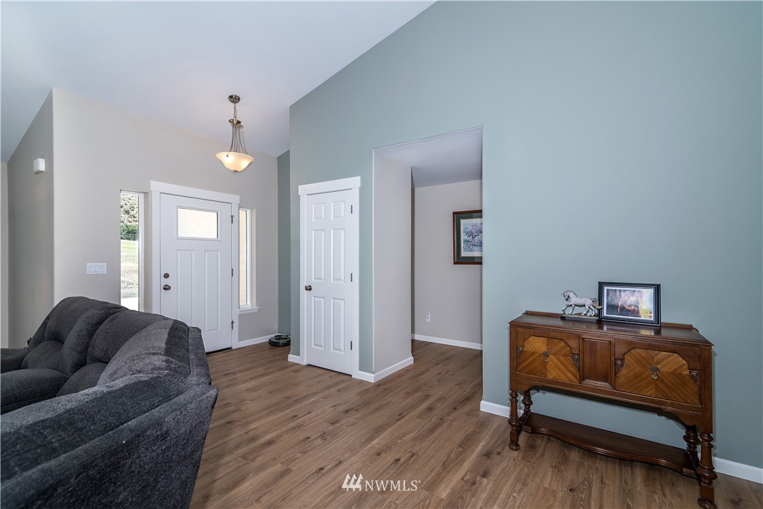 2501 South Wenas Road Selah, WA 98942 - Photo 4 of 39 Gallery Image 4