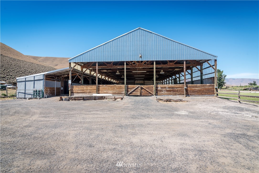 2501 South Wenas Road Selah, WA 98942 - Photo 32 of 39 Gallery Image 32