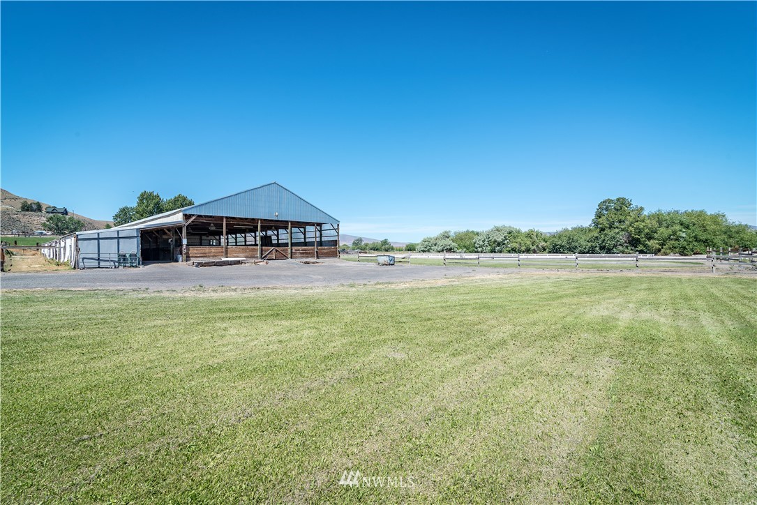 2501 South Wenas Road Selah, WA 98942 - Photo 35 of 39 Gallery Image 35