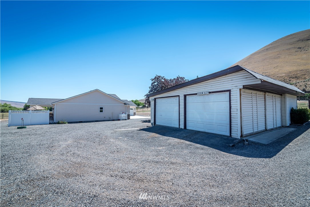 2501 South Wenas Road Selah, WA 98942 - Photo 38 of 39 Gallery Image 38