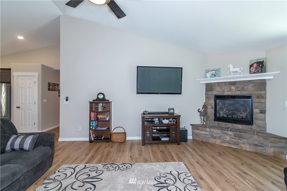 2501 South Wenas Road Selah, WA 98942 - Photo 9 of 39 Gallery Image 9