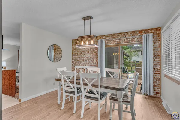 $379,900 | 4118 Southwest Woodbury North Court, Topeka, KS 66606
