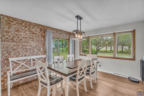 $379,900 | 4118 Southwest Woodbury North Court, Topeka, KS 66606