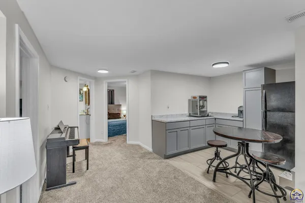 $379,900 | 4118 Southwest Woodbury North Court, Topeka, KS 66606