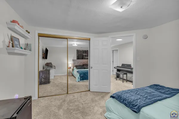 $379,900 | 4118 Southwest Woodbury North Court, Topeka, KS 66606