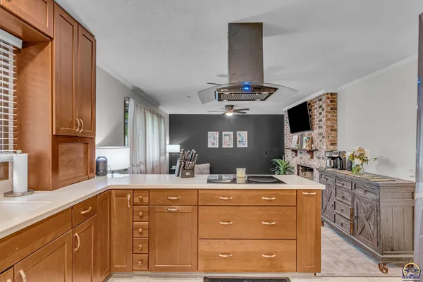 $379,900 | 4118 Southwest Woodbury North Court, Topeka, KS 66606
