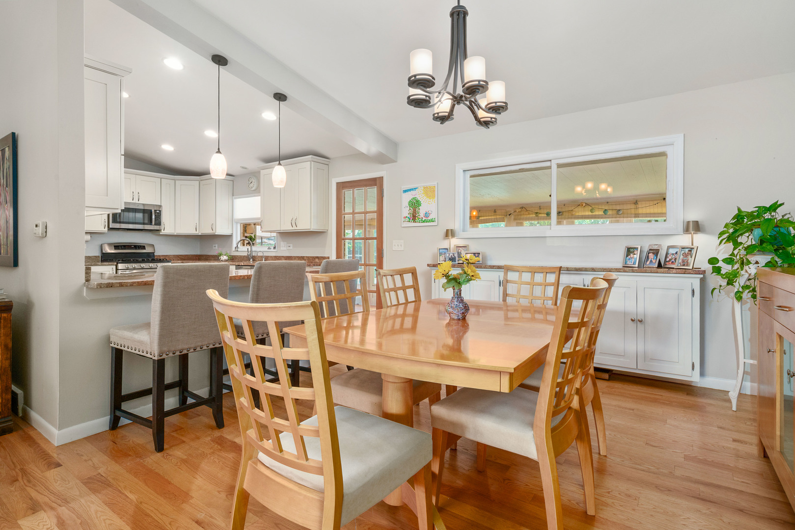 1802 Winthrop Road Highland Park, IL 60035 - Photo 7 of 38 Gallery Image 7
