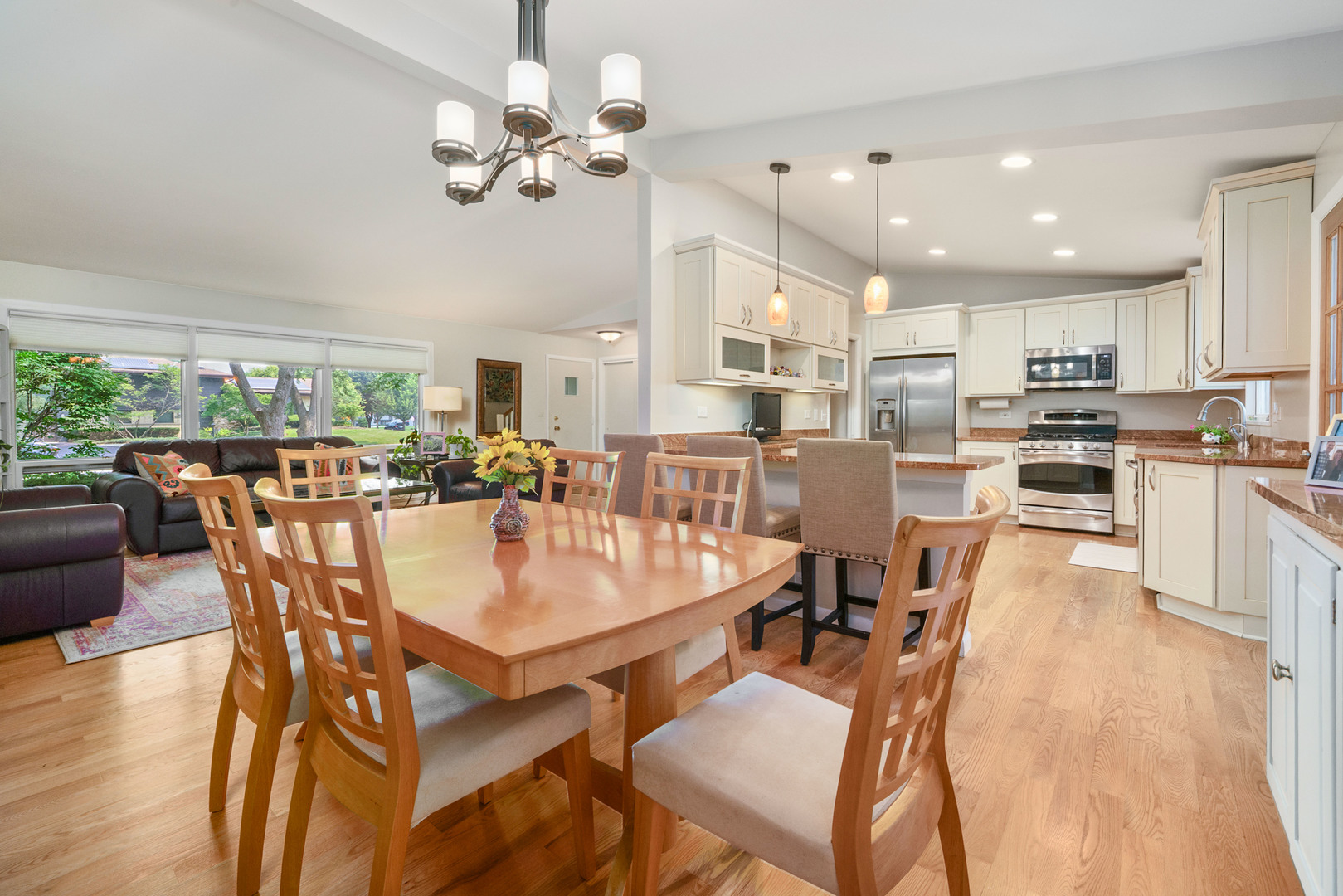1802 Winthrop Road Highland Park, IL 60035 - Photo 9 of 38 Gallery Image 9
