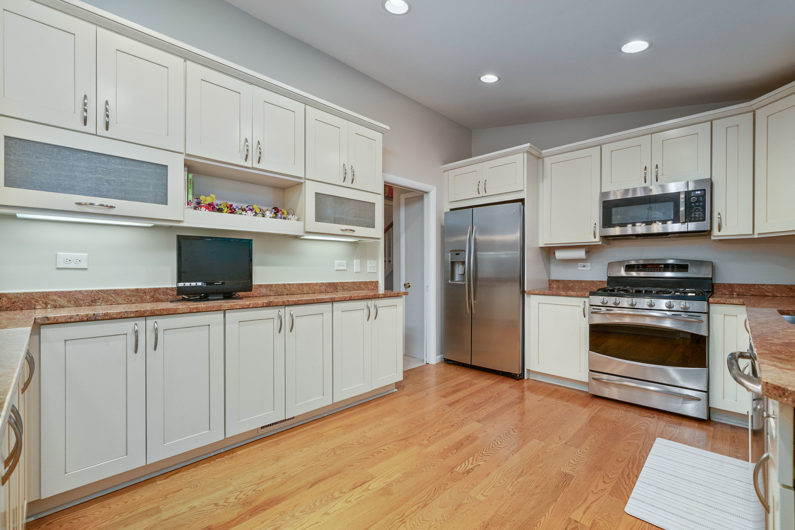 1802 Winthrop Road Highland Park, IL 60035 - Photo 10 of 38 Gallery Image 10