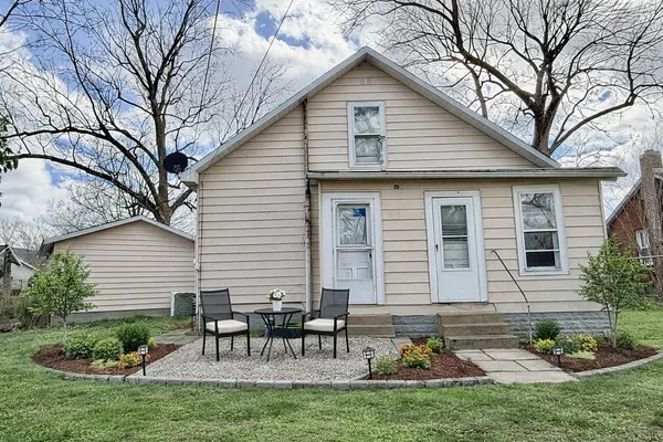 $79,900 | 203 West 12th Street, Metropolis, IL 62960