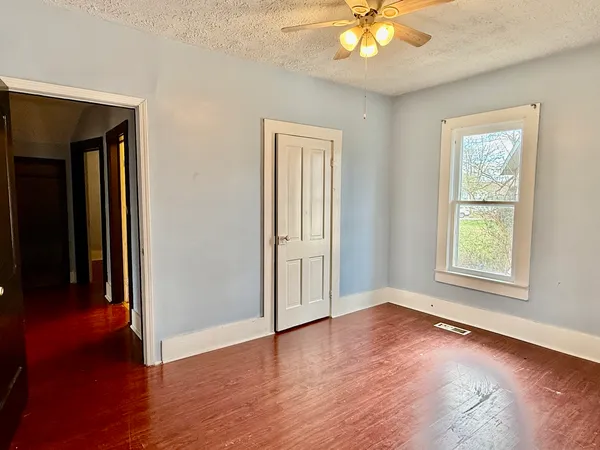 $74,900 | 203 West 12th Street, Metropolis, IL 62960