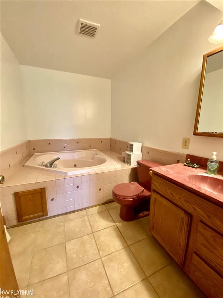 1422 Stein Road St. Clair, MI 48079 - Photo 14 of 33 50025045-13.JPG