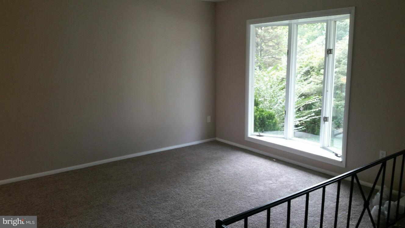 346 Walgrove Road Reisterstown, MD 21136 - Photo 16 of 23 Living Room