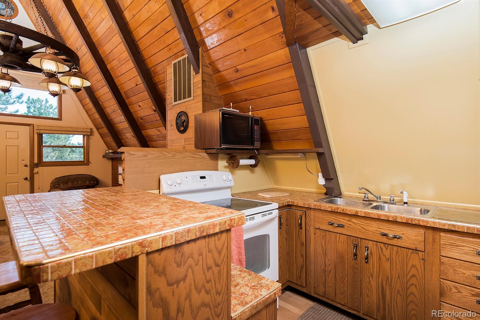 11833 Hillcrest Road Golden, CO 80403 - Photo 11 of 25 Gallery Image 11