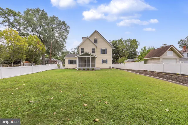 $850,000 | 5022 Oglethorpe Street, Riverdale, MD 20737