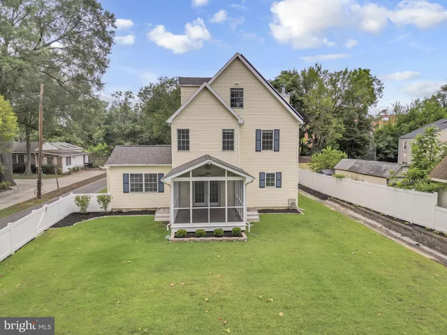 $850,000 | 5022 Oglethorpe Street, Riverdale, MD 20737