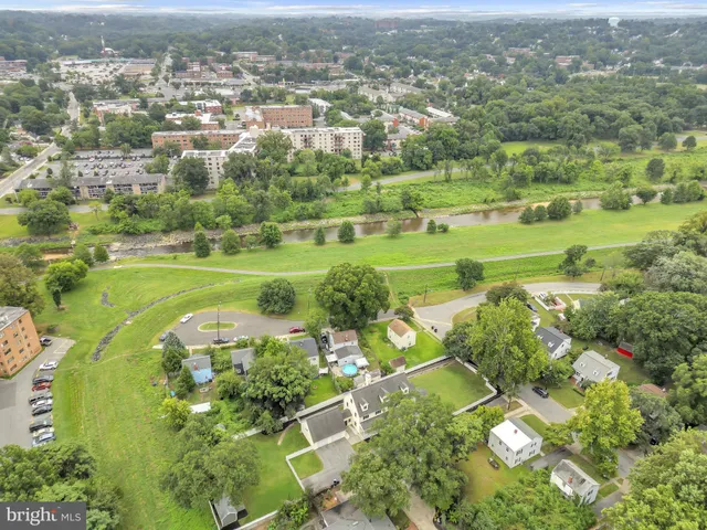 $850,000 | 5022 Oglethorpe Street, Riverdale, MD 20737