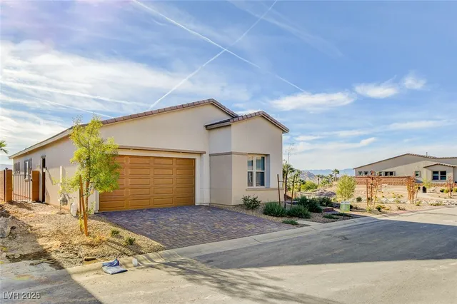 $2,970 | 19 Alta Cascata Place, Henderson, NV 89011