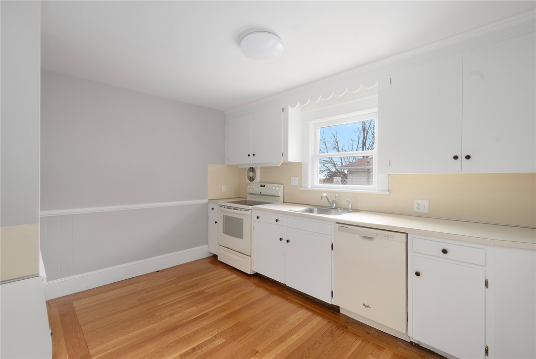 97 Bliss Mine Road, Unit 1 Newport, RI 02840 - Photo 2 of 28