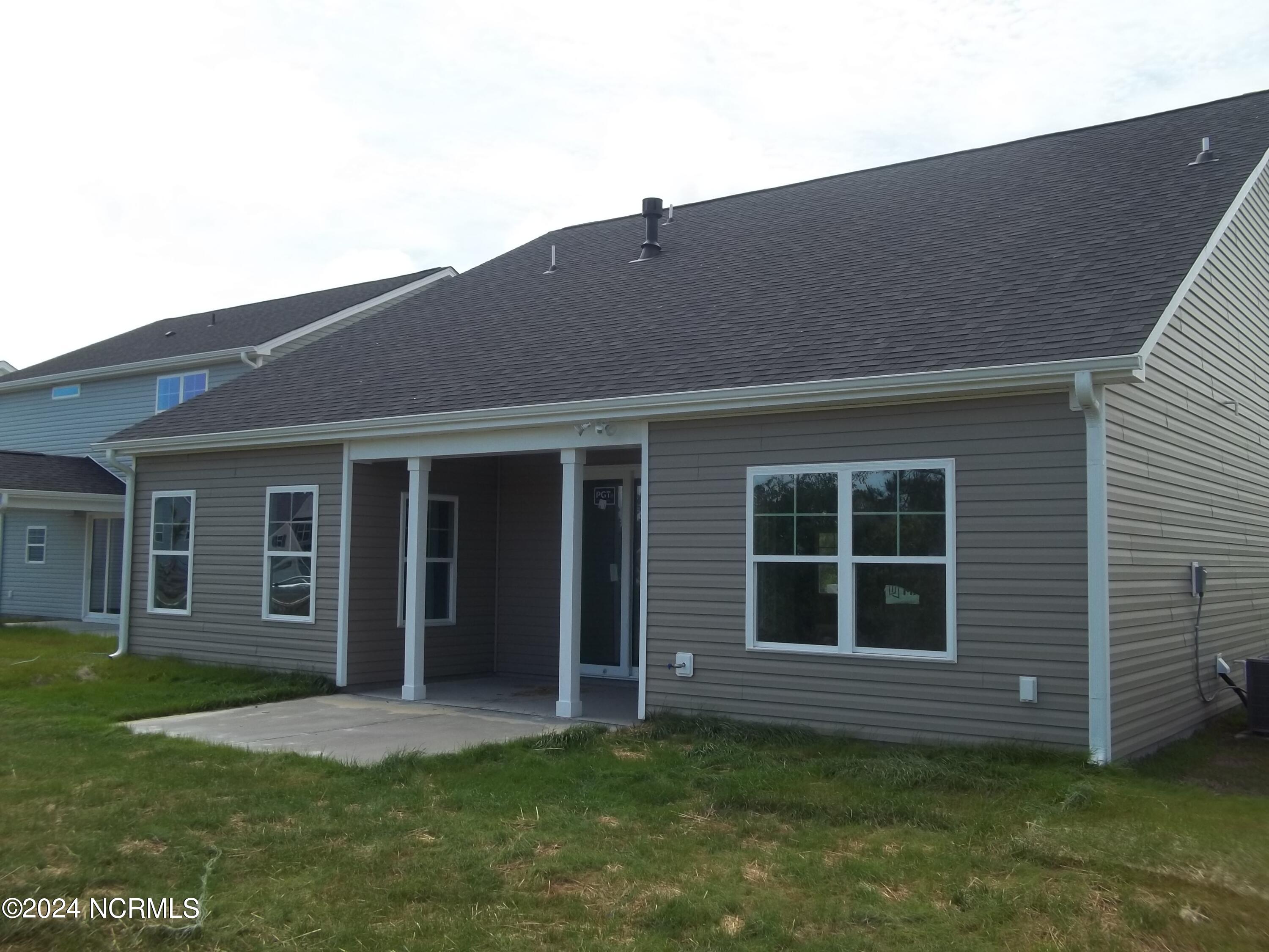 1022 Terraces Lane Hampstead, NC 28443 - Photo 4 of 31 100_5400
