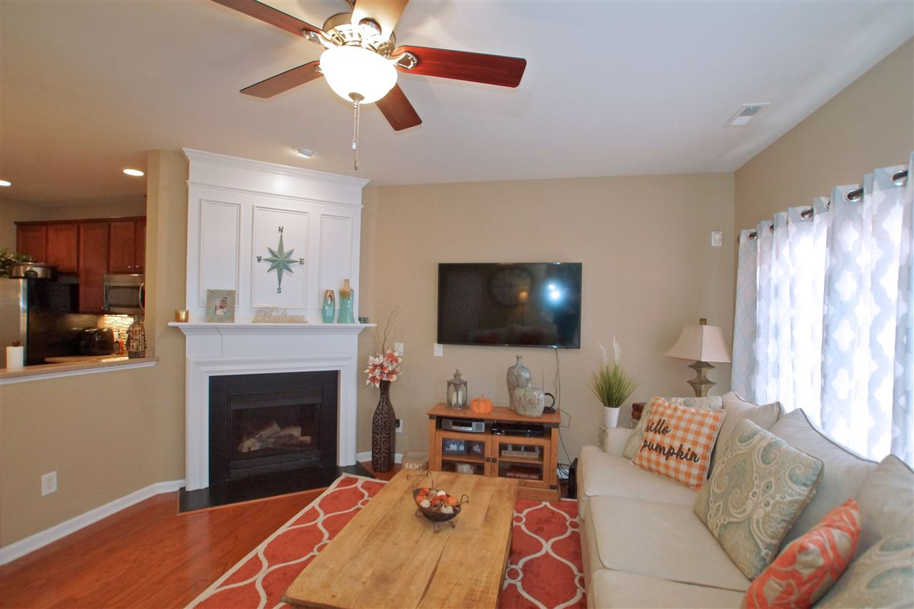 7140 Racine Way Raleigh, NC 27615 - Photo 15 of 29 Living Room