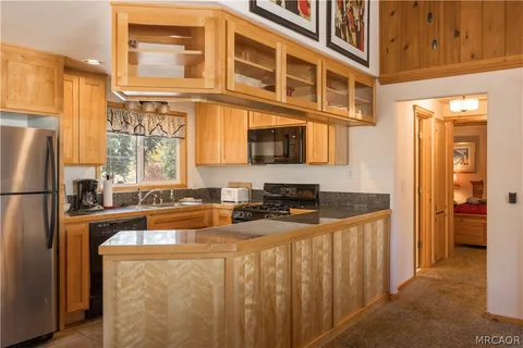 $397,500 | 41063 Pennsylvania Avenue, Big Bear Lake, CA 92315
