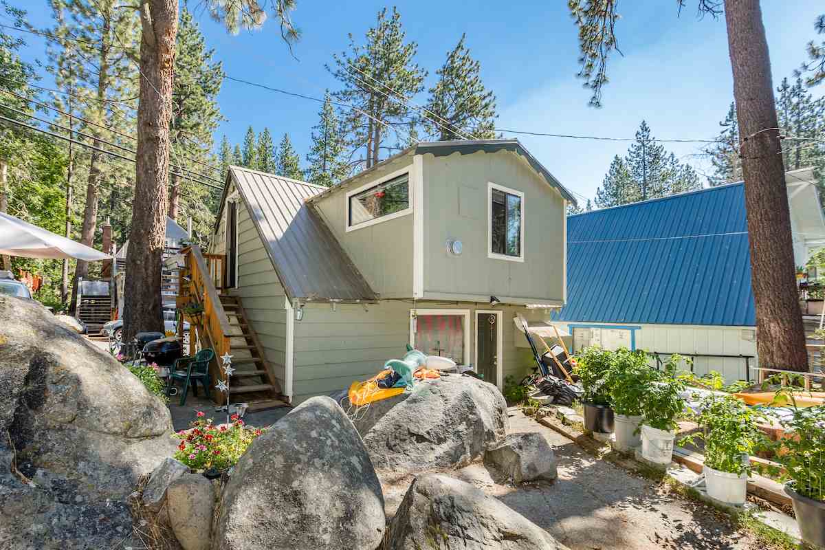 13341 Moraine Road Truckee, CA 96161 - Photo 2 of 8 Gallery Image 2
