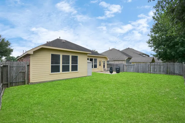 $2,250 | 3311 Raintree Village Drive, Katy, TX 77449