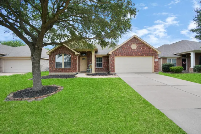 $2,250 | 3311 Raintree Village Drive, Katy, TX 77449