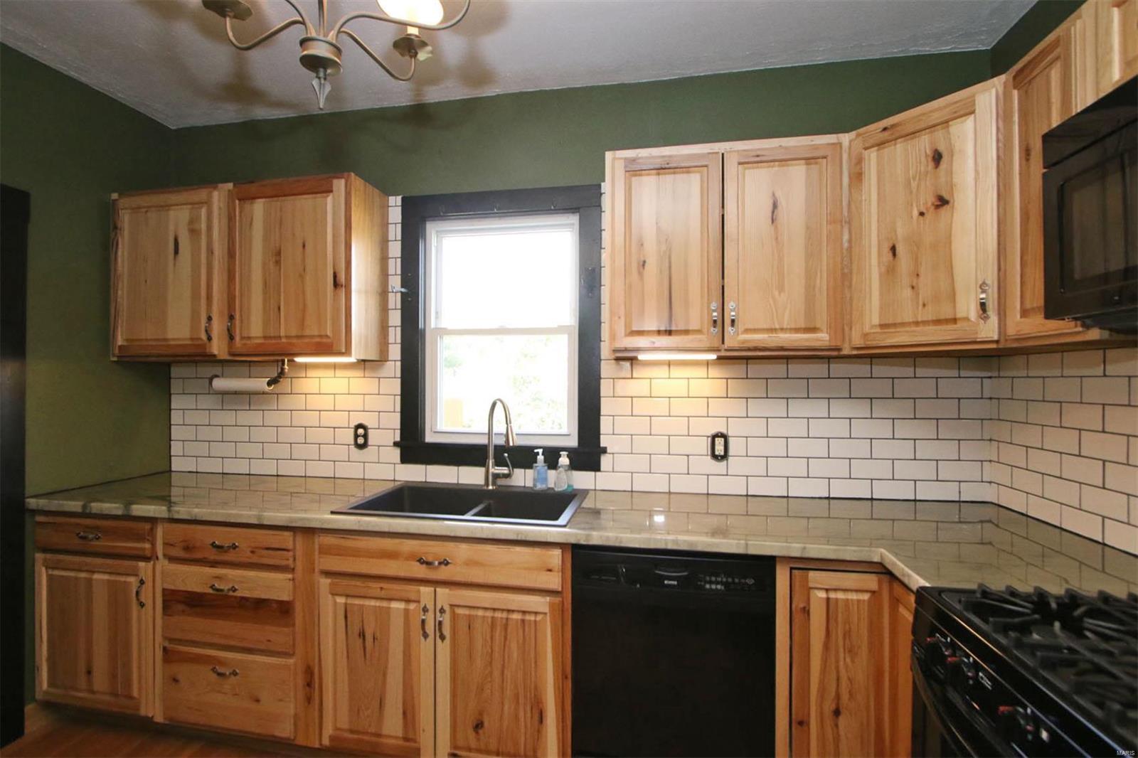 206 South Maple Brighton, IL 62012 - Photo 20 of 34