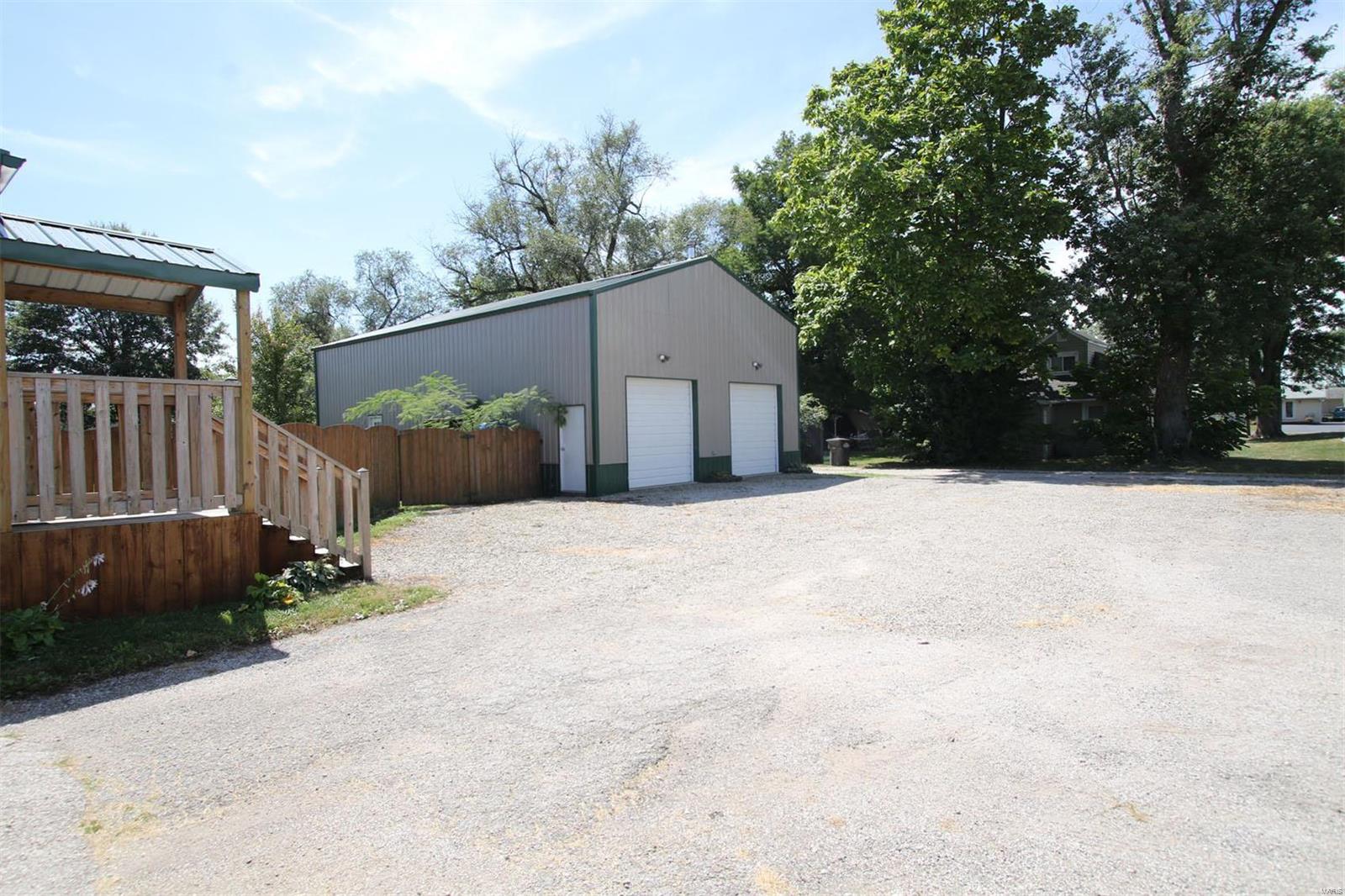 206 South Maple Brighton, IL 62012 - Photo 4 of 34
