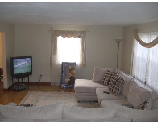 94 Fay Road, Unit B Framingham, MA 01702 - Photo 5 of 9