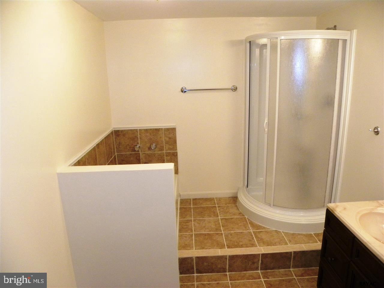 163 Clubhouse Road Delta, PA 17314 - Photo 8 of 33 Gallery Image 8