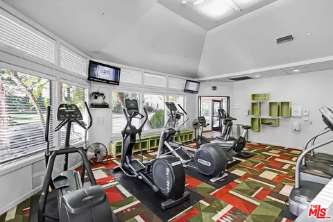 $1,915,000 | 2632 Claray Drive, Los Angeles, CA 90077