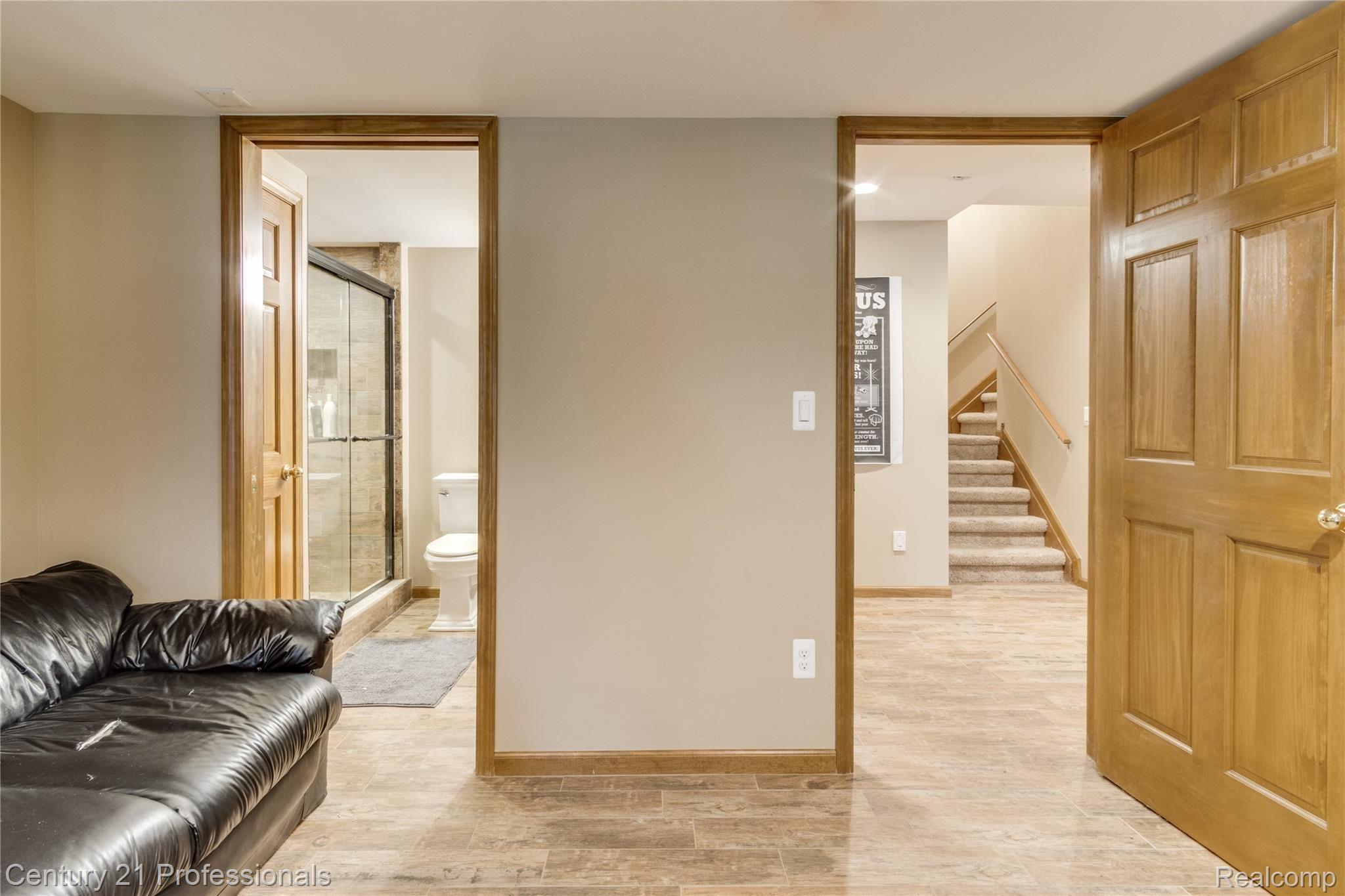 1059 Stony Pointe Boulevard Rochester, MI 48307 - Photo 73 of 74 Interiors (66 of 67).jpg
