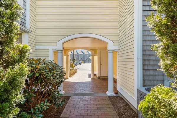 $1,100,000 | 20 Narragansett Avenue, Unit 306, Narragansett, RI 02882